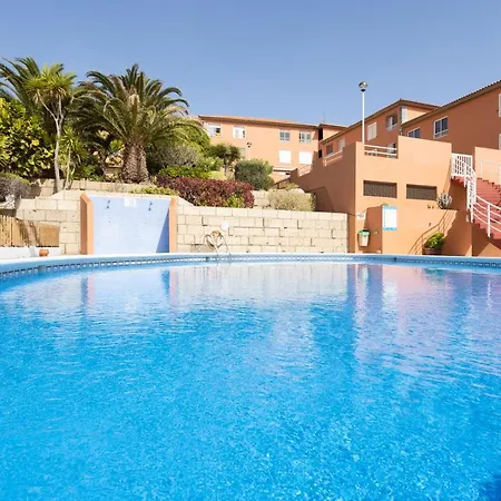 Appartamento Home2book Sunny & Quiet House, Pool