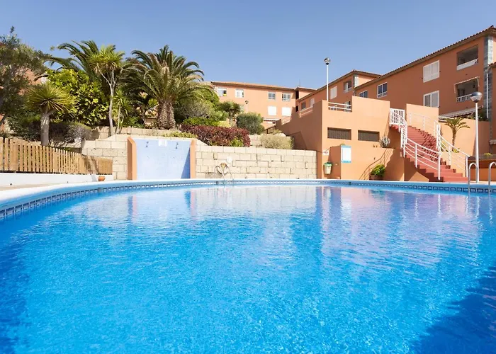 Apartament Home2book Sunny & Quiet House, Pool